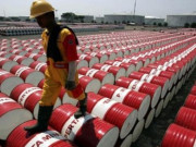 النفط يرتفع بأكثر من 2 % عالميا