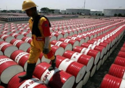 النفط يرتفع بأكثر من 2 % عالميا