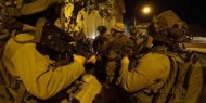 الاحتلال يعتقل مواطنا ونجله ويفتش خياما في الأغوار الشمالية