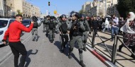 الاحتلال يعتقل مواطنًا من القدس بعد الاعتداء عليه